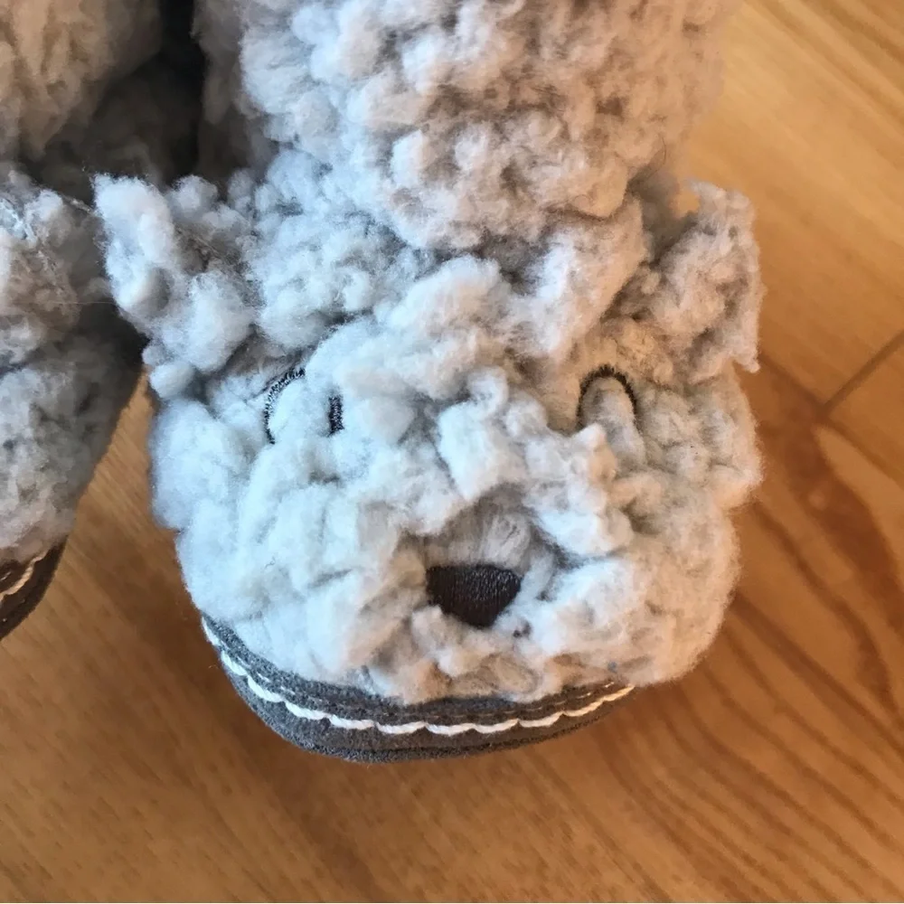 Booties soft soled 0-6 month shoes booties gray animal gift faux fur Robeez stri